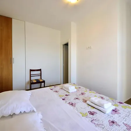 Katarina 5 By Interhome * 布罗达里卡