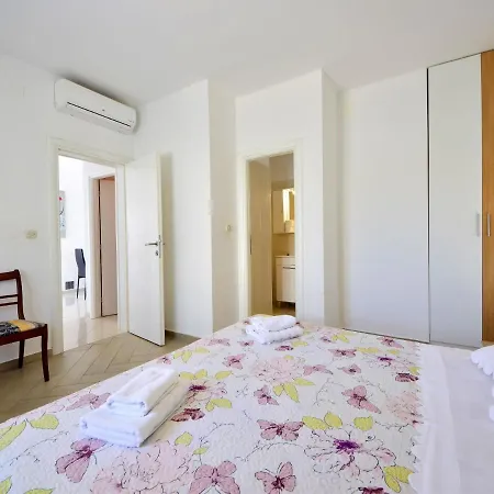 Katarina 5 By Interhome דירה