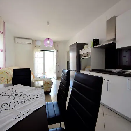 Katarina 5 By Interhome * 布罗达里卡